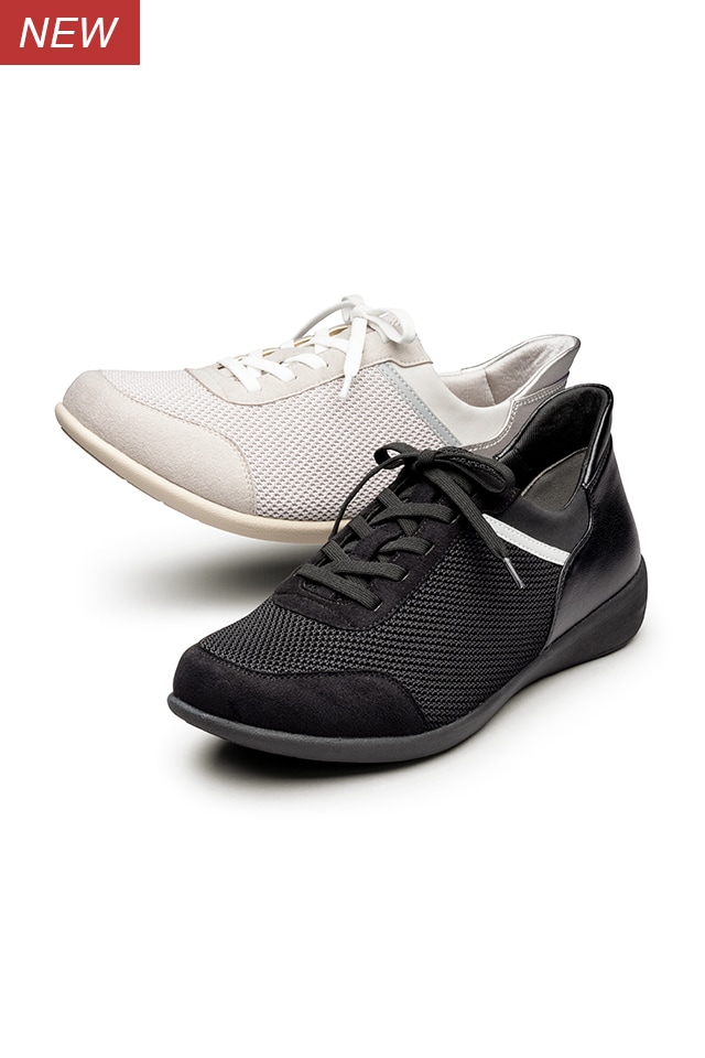 160膝楽スニーカー