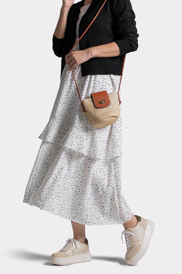 169厚底スニーカー