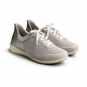 160膝楽スニーカー