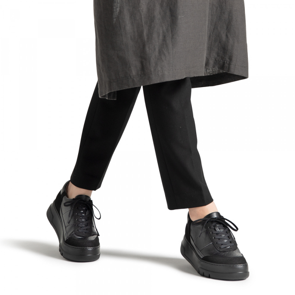 169厚底スニーカー