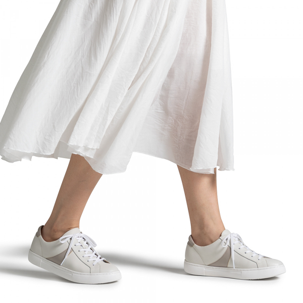 143レースアップ